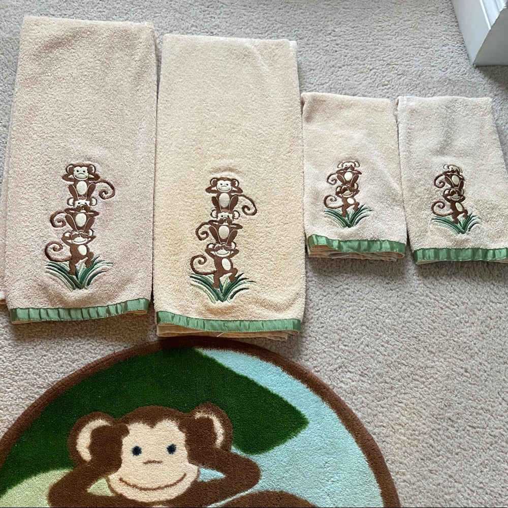 Kids bathroom set